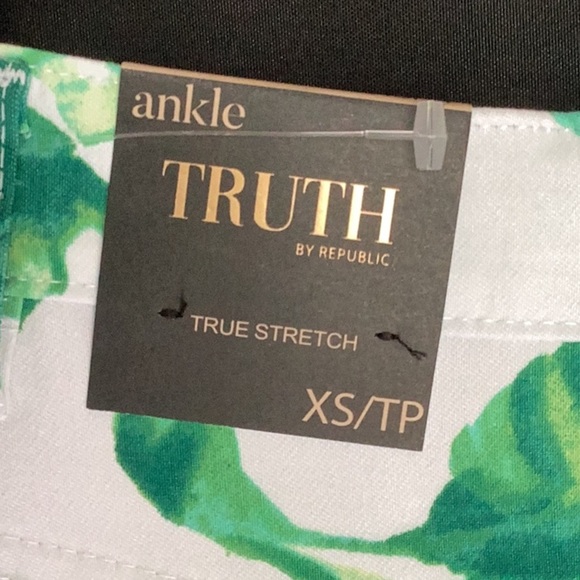 TRUTH BY REPUBLIC NWT WOMENS ANKLE STRETCH PANTS XS GREEN TROPICAL PRINT - Picture 5 of 8